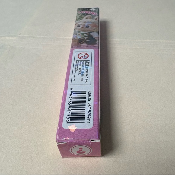 Labubu Character Gift Set - Picture 4 of 12